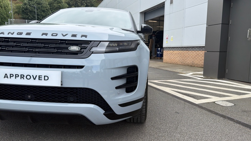 Land Rover Range Rover Evoque 2.0 D200 Dynamic SE 5dr Auto Diesel Hatchback - Image 42