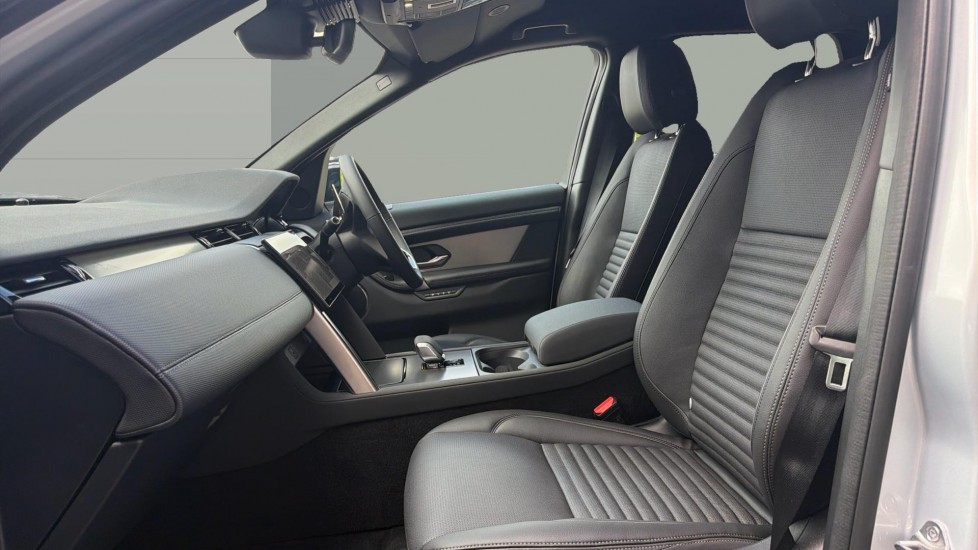 Land Rover Discovery Sport 1.5 P270e Landmark 5dr Auto [5 Seat] Station Wagon - Image 3