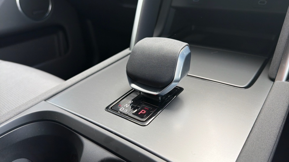 Land Rover Discovery Sport 1.5 P270e Landmark 5dr Auto [5 Seat] Station Wagon - Image 13