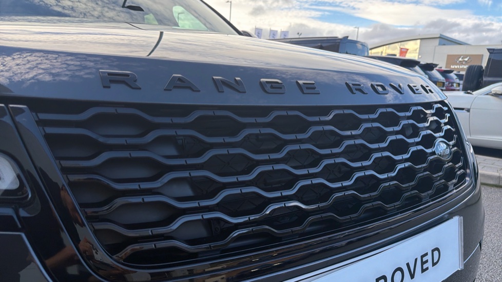 Land Rover Range Rover Velar 2.0 P400e R-Dynamic HSE 5dr Auto Estate - Image 21
