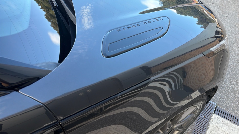 Land Rover Range Rover Velar 2.0 P400e R-Dynamic HSE 5dr Auto Estate - Image 22