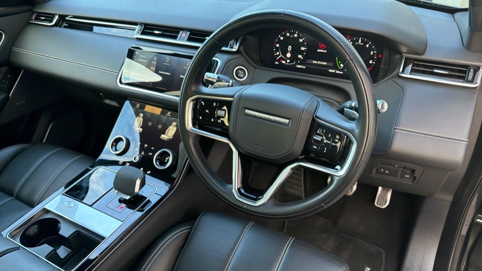 Land Rover Range Rover Velar 2.0 P400e R-Dynamic HSE 5dr Auto Estate - Image 27