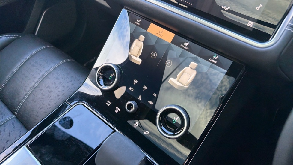 Land Rover Range Rover Velar 2.0 P400e R-Dynamic HSE 5dr Auto Estate - Image 33
