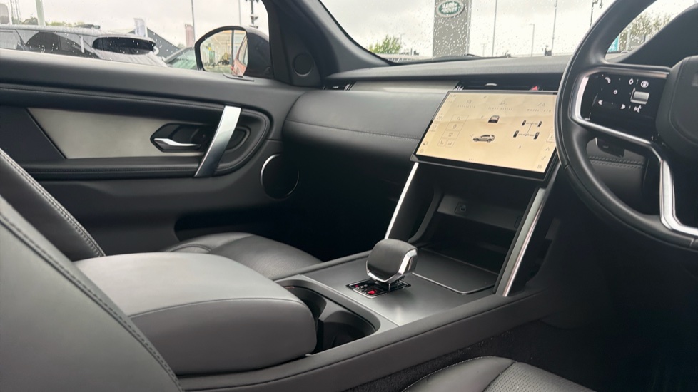 Land Rover Discovery Sport 2.0 D200 Dynamic HSE 5dr Auto [5 Seat] Diesel Station Wagon - Image 35
