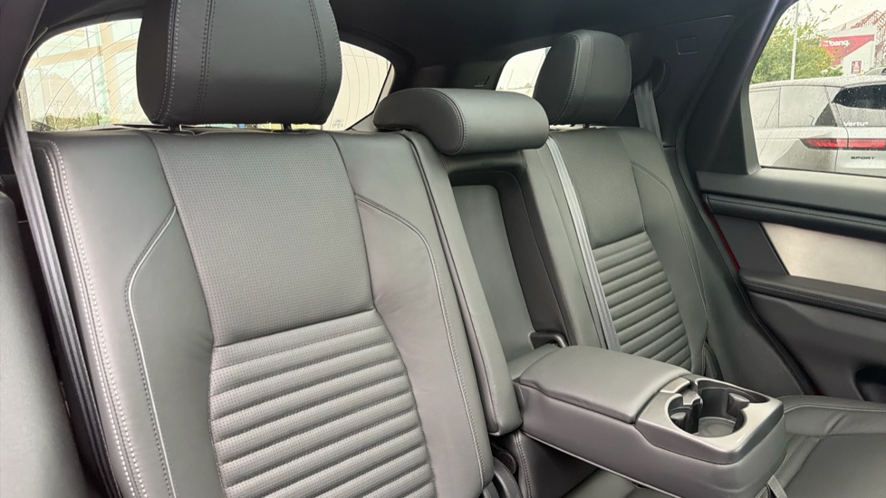 Land Rover Discovery Sport 2.0 D200 Dynamic HSE 5dr Auto [5 Seat] Diesel Station Wagon - Image 38