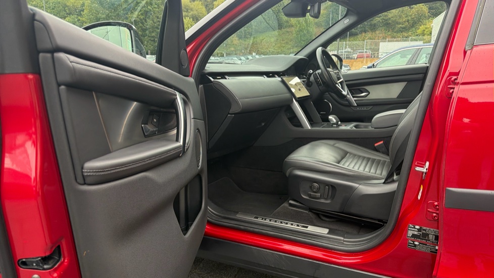 Land Rover Discovery Sport 2.0 D200 Dynamic HSE 5dr Auto [5 Seat] Diesel Station Wagon - Image 41