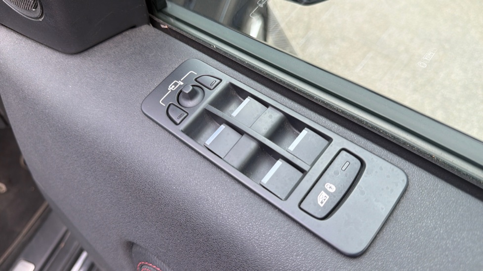 Land Rover Discovery Sport 1.5 P300e Urban Edition 5dr Auto [5 Seat] Station Wagon - Image 22