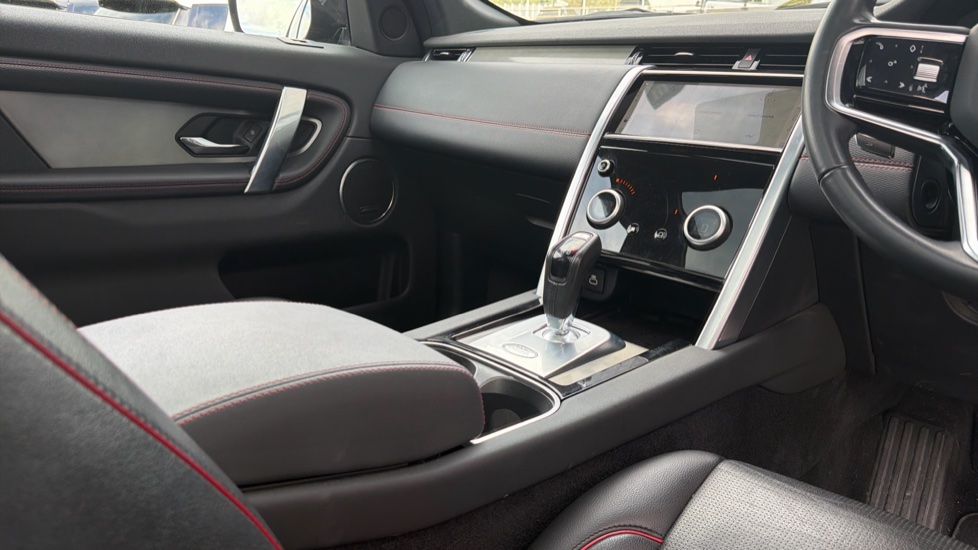 Land Rover Discovery Sport 1.5 P300e Urban Edition 5dr Auto [5 Seat] Station Wagon - Image 25