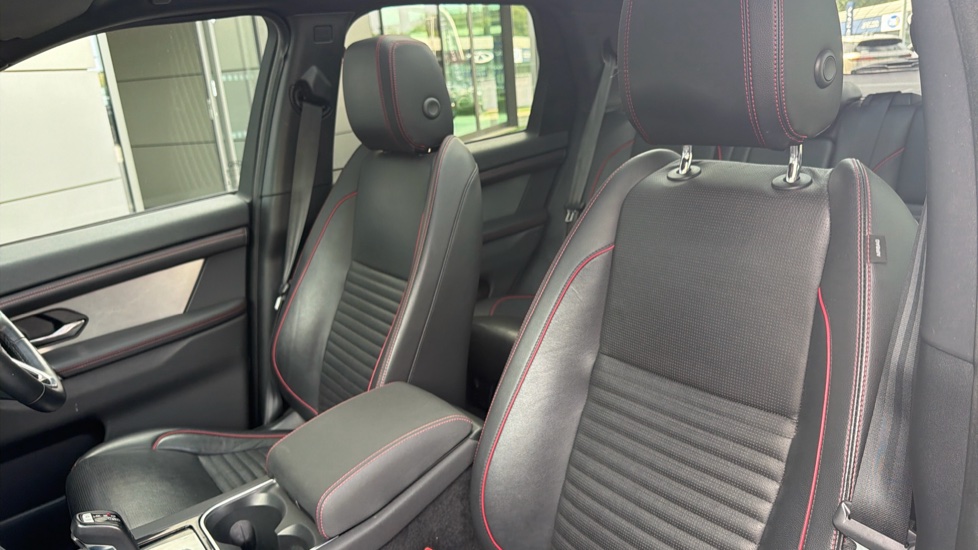 Land Rover Discovery Sport 1.5 P300e Urban Edition 5dr Auto [5 Seat] Station Wagon - Image 39