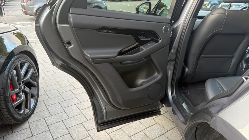 Land Rover Range Rover Evoque 2.0 D200 Dynamic HSE 5dr Auto Diesel Hatchback - Image 32