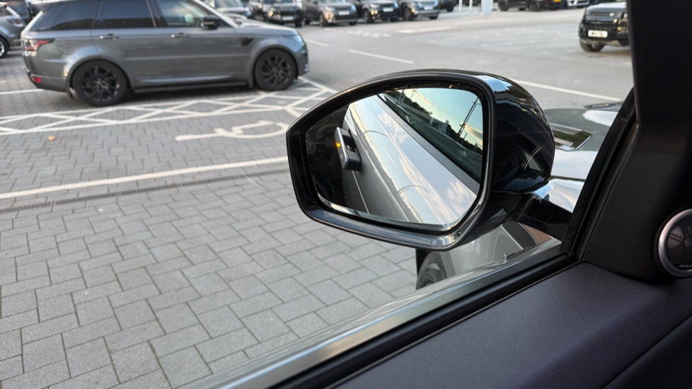 Land Rover Range Rover Evoque 2.0 D200 Dynamic HSE 5dr Auto Diesel Hatchback - Image 36
