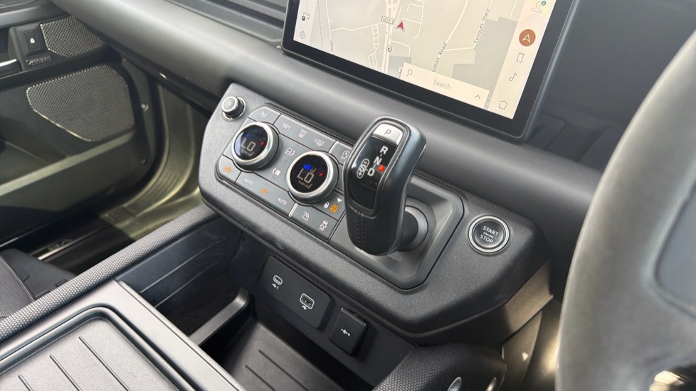 Land Rover Defender 5.0 P525 V8 Carpathian Edition 110 5dr Auto Petrol Estate - Image 13