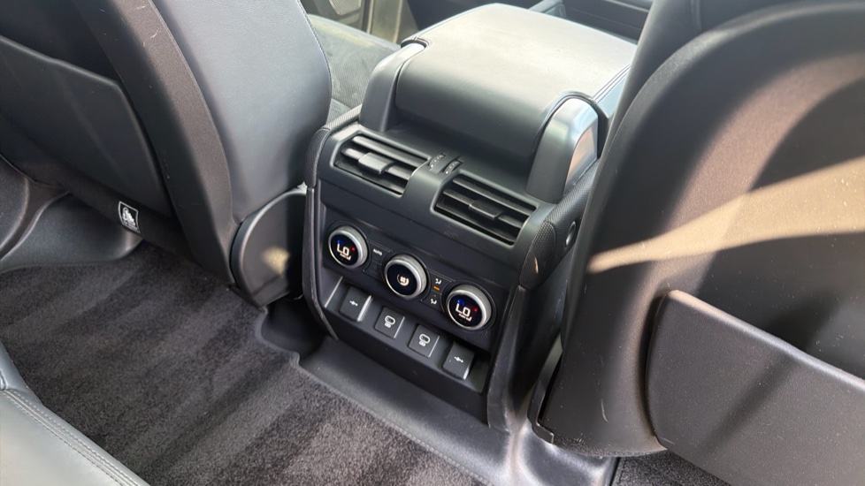 Land Rover Defender 5.0 P525 V8 Carpathian Edition 110 5dr Auto Petrol Estate - Image 18