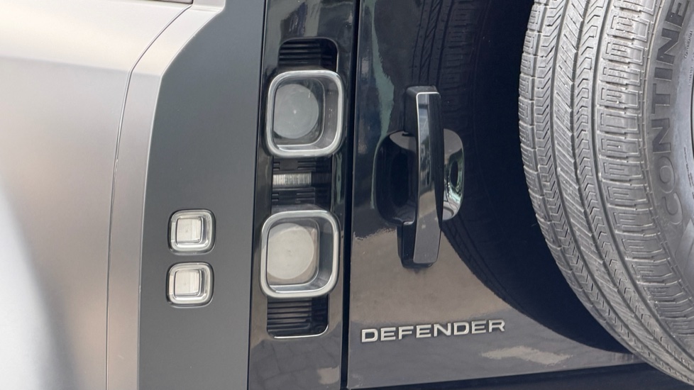 Land Rover Defender 5.0 P525 V8 Carpathian Edition 110 5dr Auto Petrol Estate - Image 19