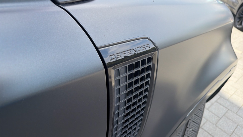 Land Rover Defender 5.0 P525 V8 Carpathian Edition 110 5dr Auto Petrol Estate - Image 39