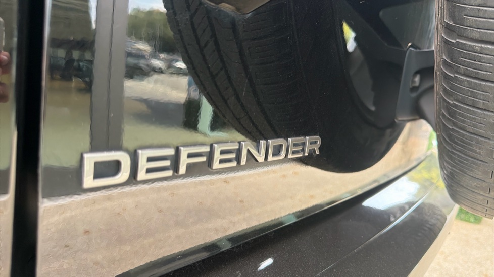 Land Rover Defender 5.0 P525 V8 Carpathian Edition 110 5dr Auto Petrol Estate - Image 42