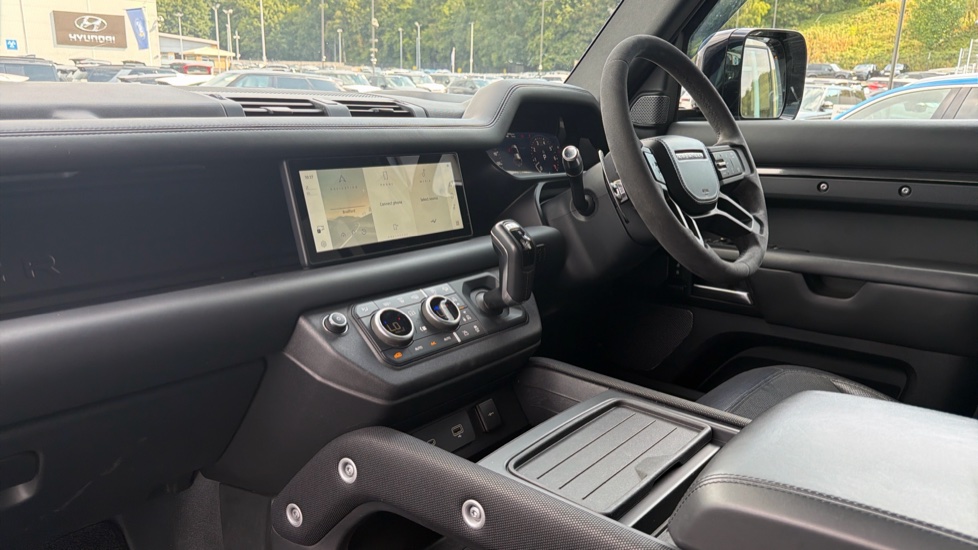 Land Rover Defender 5.0 P525 V8 Carpathian Edition 110 5dr Auto Petrol Estate - Image 43