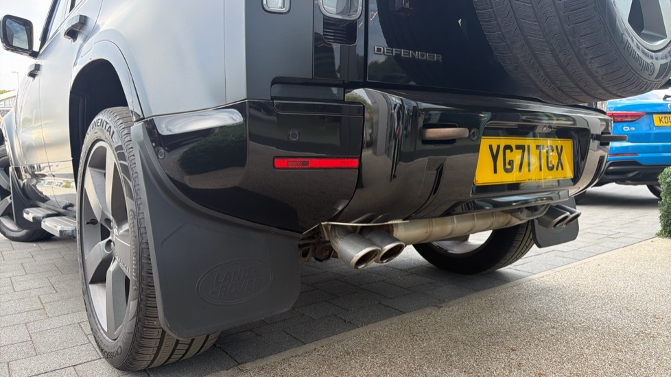 Land Rover Defender 5.0 P525 V8 Carpathian Edition 110 5dr Auto Petrol Estate - Image 45