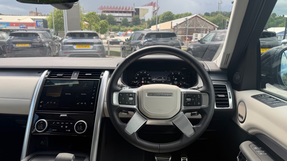 Land Rover Discovery 3.0 D350 Dynamic HSE 5dr Auto Diesel Station Wagon - Image 15