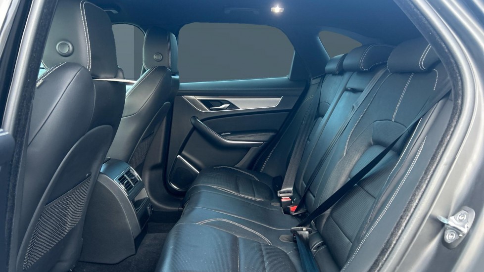 Jaguar F-Pace 2.0 D200 R-Dynamic S 5dr Auto AWD Diesel Estate - Image 4