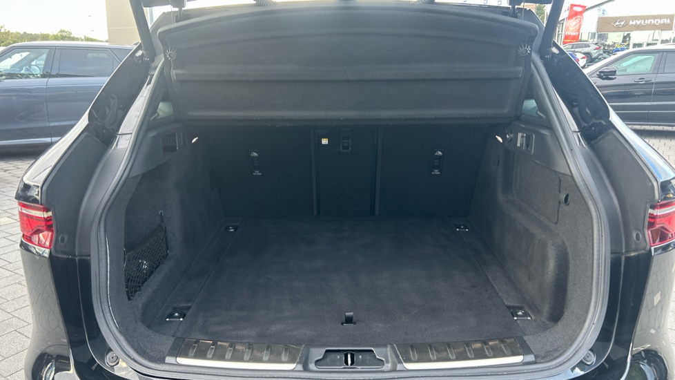 Jaguar F-Pace 2.0 D200 R-Dynamic S 5dr Auto AWD Diesel Estate - Image 10