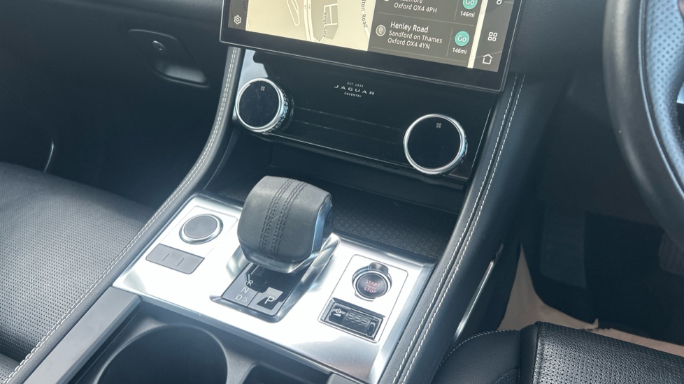 Jaguar F-Pace 2.0 D200 R-Dynamic S 5dr Auto AWD Diesel Estate - Image 13