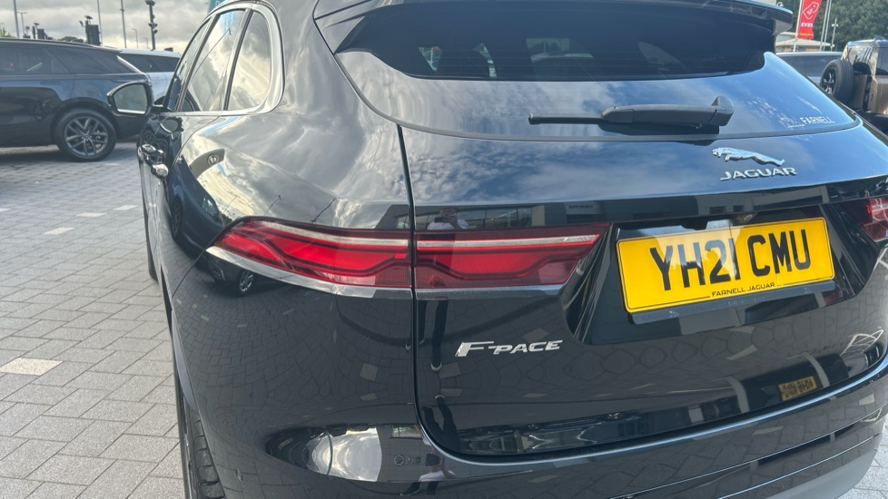 Jaguar F-Pace 2.0 D200 R-Dynamic S 5dr Auto AWD Diesel Estate - Image 19