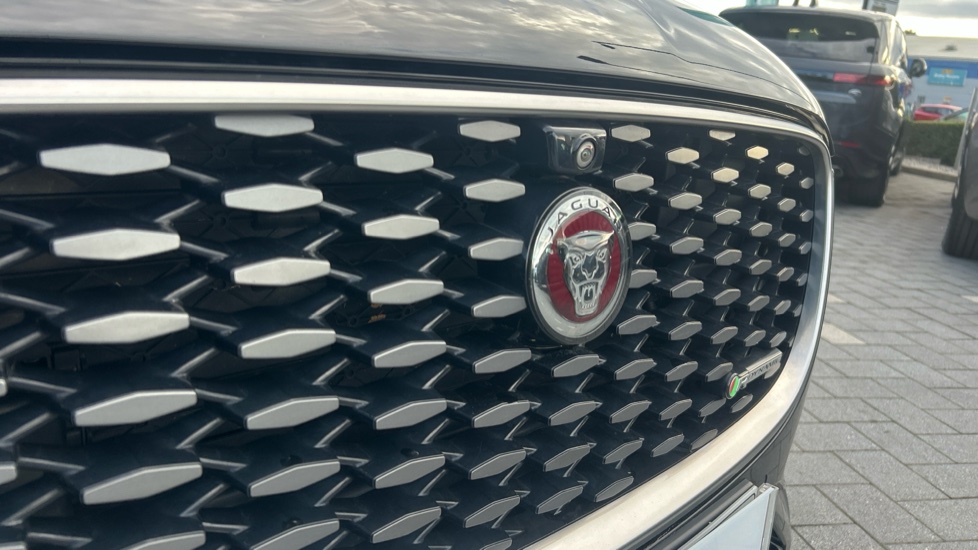 Jaguar F-Pace 2.0 D200 R-Dynamic S 5dr Auto AWD Diesel Estate - Image 36