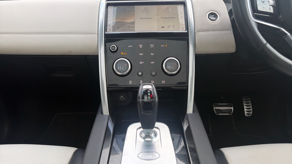 Land Rover Discovery Sport 1.5 P300e R-Dynamic SE 5dr Auto [5 Seat] Station Wagon - Image 14