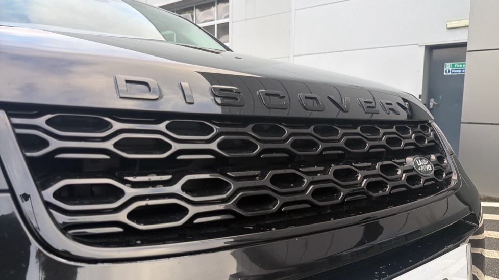 Land Rover Discovery Sport 1.5 P300e R-Dynamic SE 5dr Auto [5 Seat] Station Wagon - Image 21