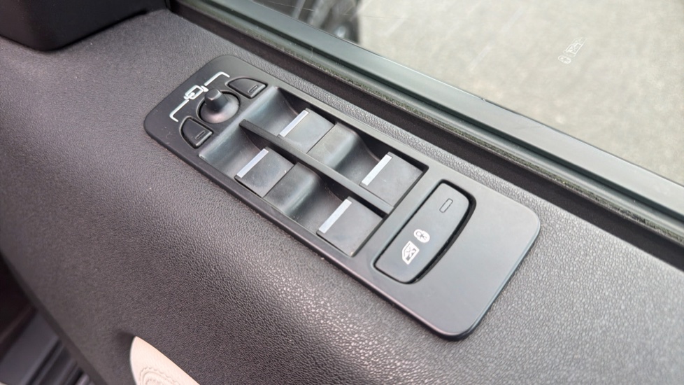 Land Rover Discovery Sport 1.5 P300e R-Dynamic SE 5dr Auto [5 Seat] Station Wagon - Image 22