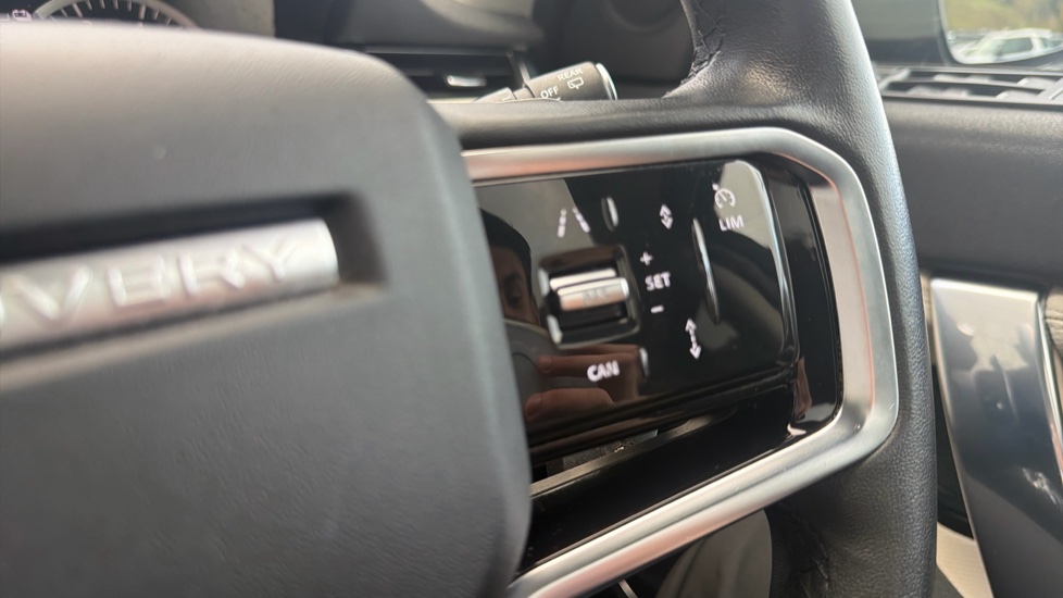 Land Rover Discovery Sport 1.5 P300e R-Dynamic SE 5dr Auto [5 Seat] Station Wagon - Image 28