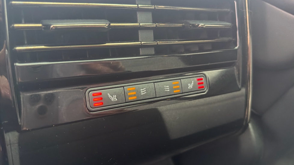 Land Rover Range Rover Sport 3.0 D300 Dynamic SE 5dr Auto Diesel Estate - Image 41