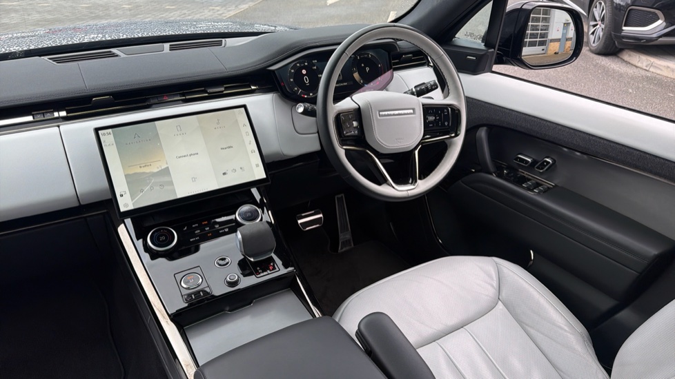 Land Rover Range Rover Sport 3.0 D300 Dynamic SE 5dr Auto Diesel Estate - Image 42