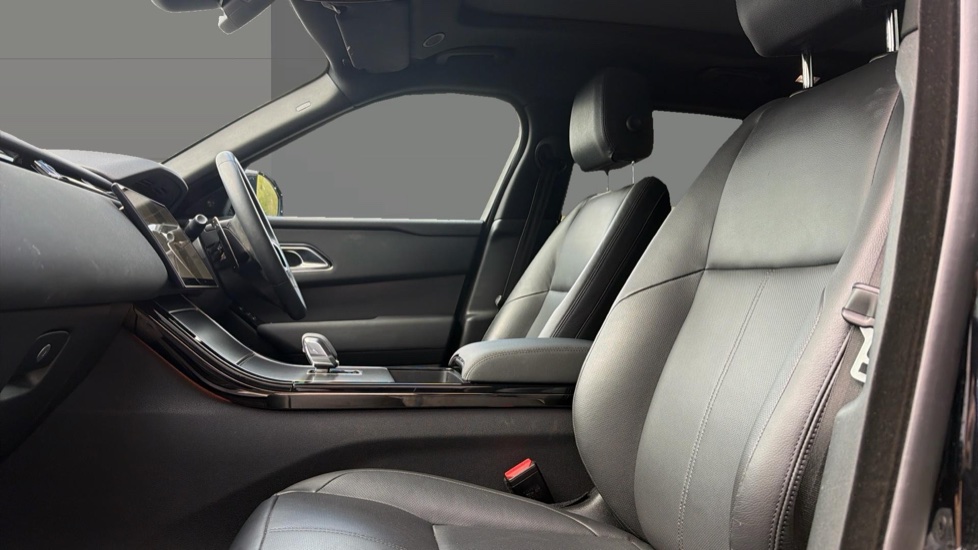 Land Rover Range Rover Velar 2.0 D200 MHEV Dynamic SE 5dr Auto Diesel Estate - Image 3