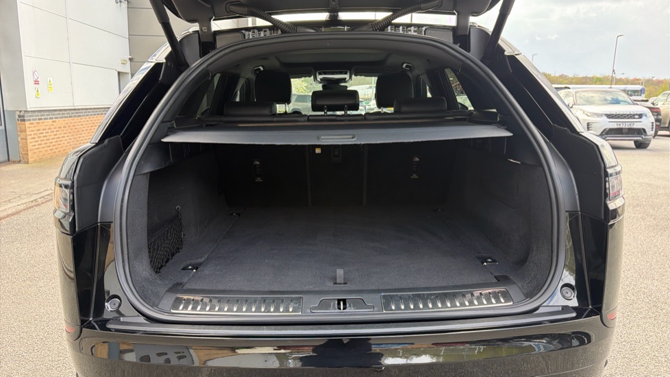 Land Rover Range Rover Velar 2.0 D200 MHEV Dynamic SE 5dr Auto Diesel Estate - Image 10