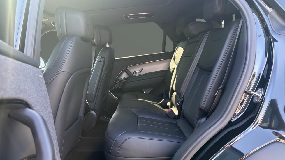 Land Rover Range Rover Sport 3.0 D300 Dynamic SE 5dr Auto Diesel Estate - Image 4