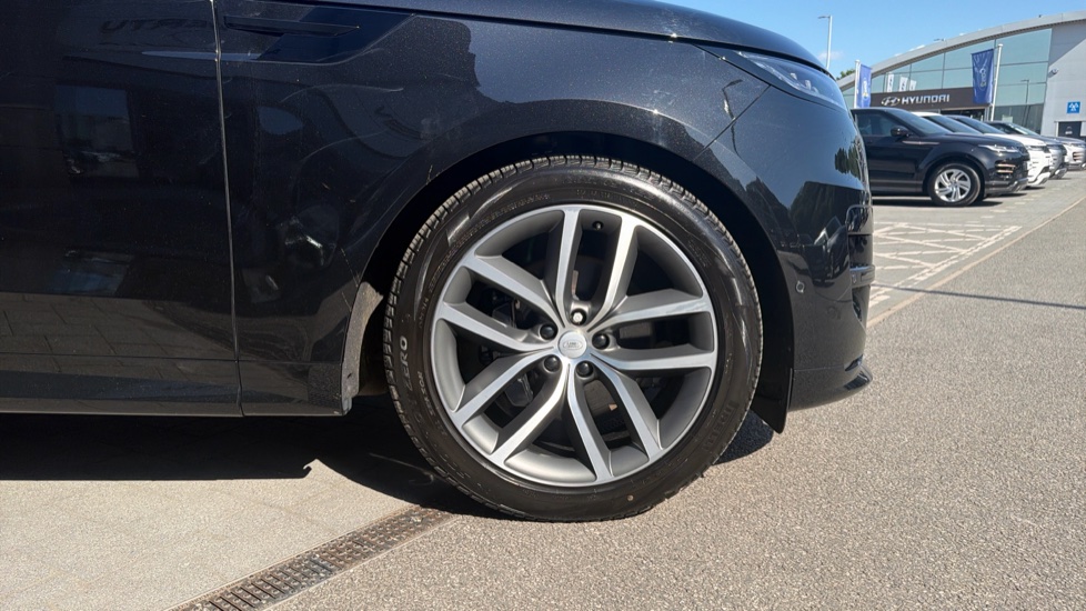 Land Rover Range Rover Sport 3.0 D300 Dynamic SE 5dr Auto Diesel Estate - Image 8