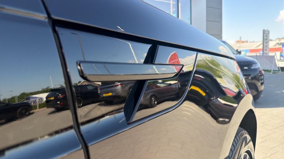 Land Rover Range Rover Sport 3.0 D300 Dynamic SE 5dr Auto Diesel Estate - Image 20