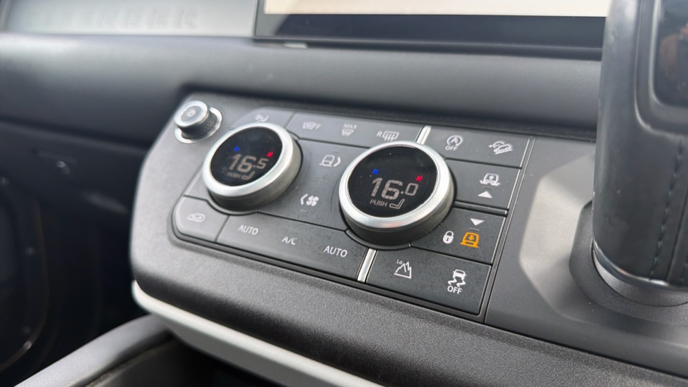 Land Rover Defender 3.0 D250 HSE 90 3dr Auto Diesel Estate - Image 37