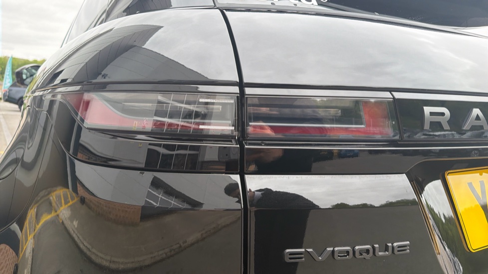 Land Rover Range Rover Evoque 1.5 P270e Dynamic SE 5dr Auto Hatchback - Image 19