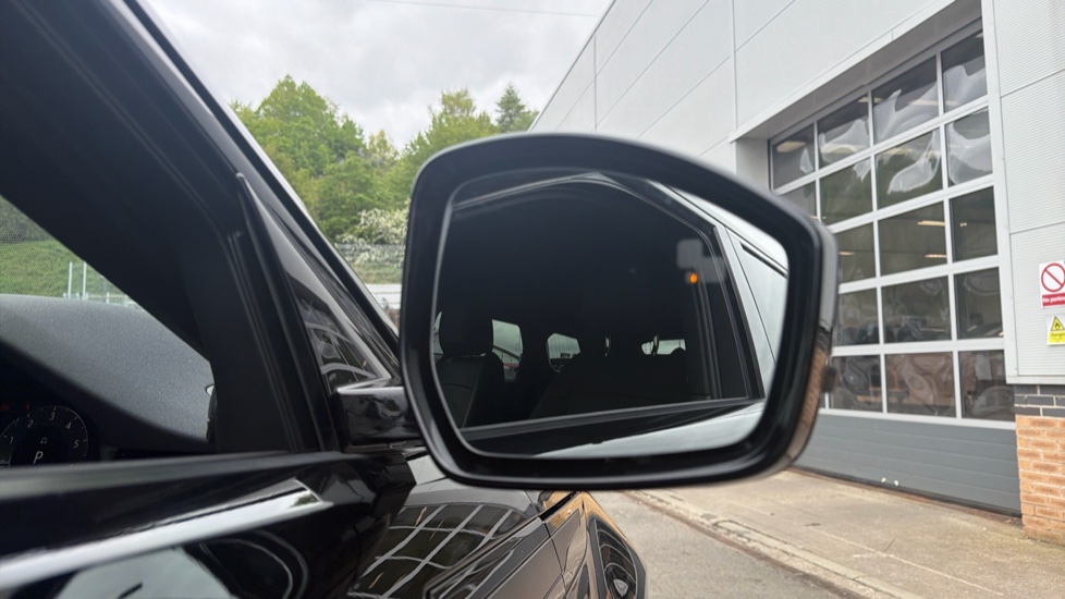 Land Rover Range Rover Evoque 1.5 P270e Dynamic SE 5dr Auto Hatchback - Image 45