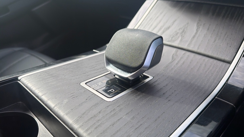 Land Rover Range Rover Evoque 2.0 D200 Autobiography 5dr Auto [Revised] Diesel Hatchback - Image 13