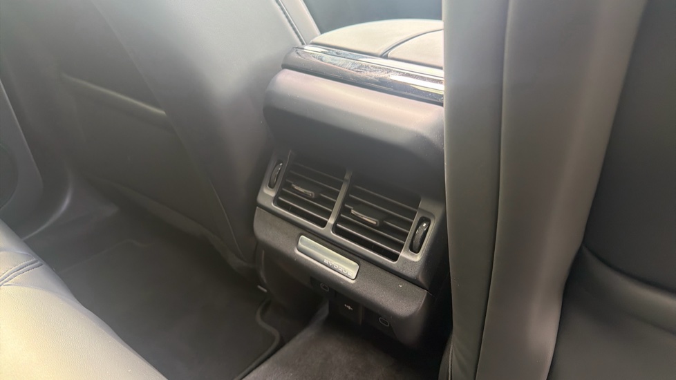 Land Rover Range Rover Evoque 2.0 D200 Autobiography 5dr Auto [Revised] Diesel Hatchback - Image 18