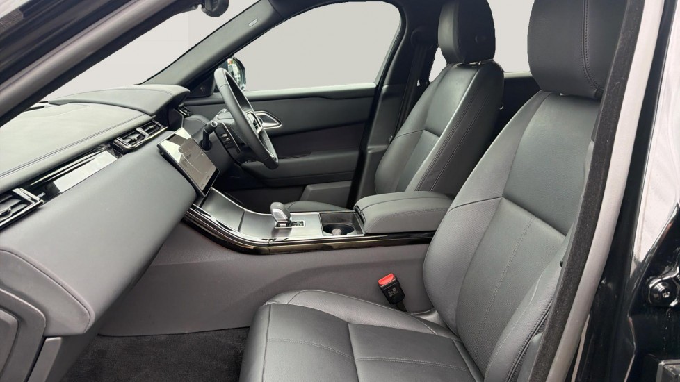 Land Rover Range Rover Velar 2.0 D200 MHEV Dynamic SE 5dr Auto Diesel Estate - Image 3