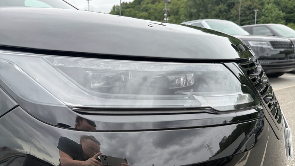 Land Rover Range Rover Velar 2.0 D200 MHEV Dynamic SE 5dr Auto Diesel Estate - Image 17