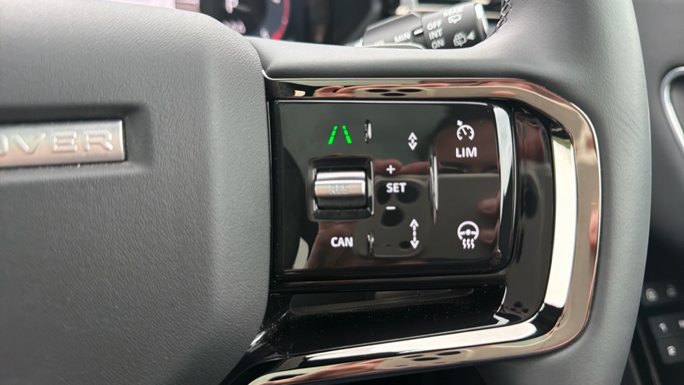 Land Rover Range Rover Velar 2.0 D200 MHEV Dynamic SE 5dr Auto Diesel Estate - Image 21