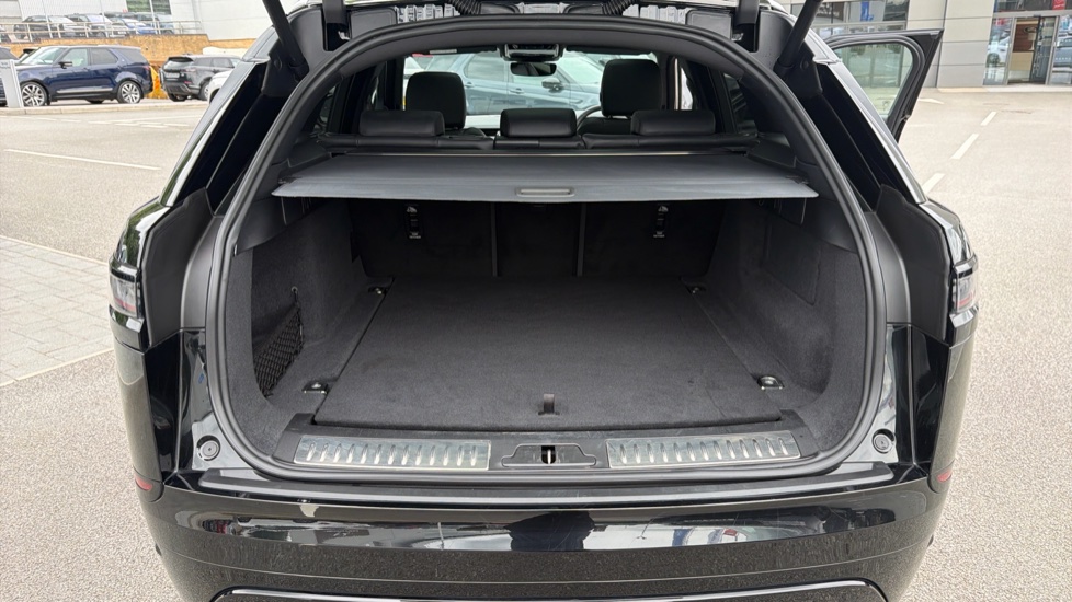 Land Rover Range Rover Velar 2.0 D200 MHEV Dynamic SE 5dr Auto Diesel Estate - Image 38