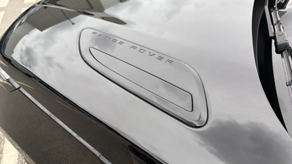 Land Rover Range Rover Velar 2.0 D200 MHEV Dynamic SE 5dr Auto Diesel Estate - Image 45