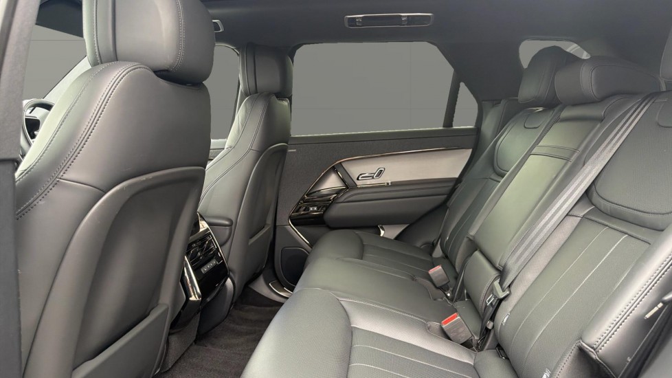Land Rover Range Rover Sport 3.0 D300 Dynamic SE 5dr Auto Diesel Estate - Image 4